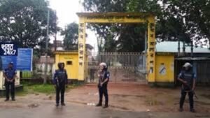 কারাগারের গেইট সেন্ট্রি । কারা কর্মকর্তা কর্মচারী